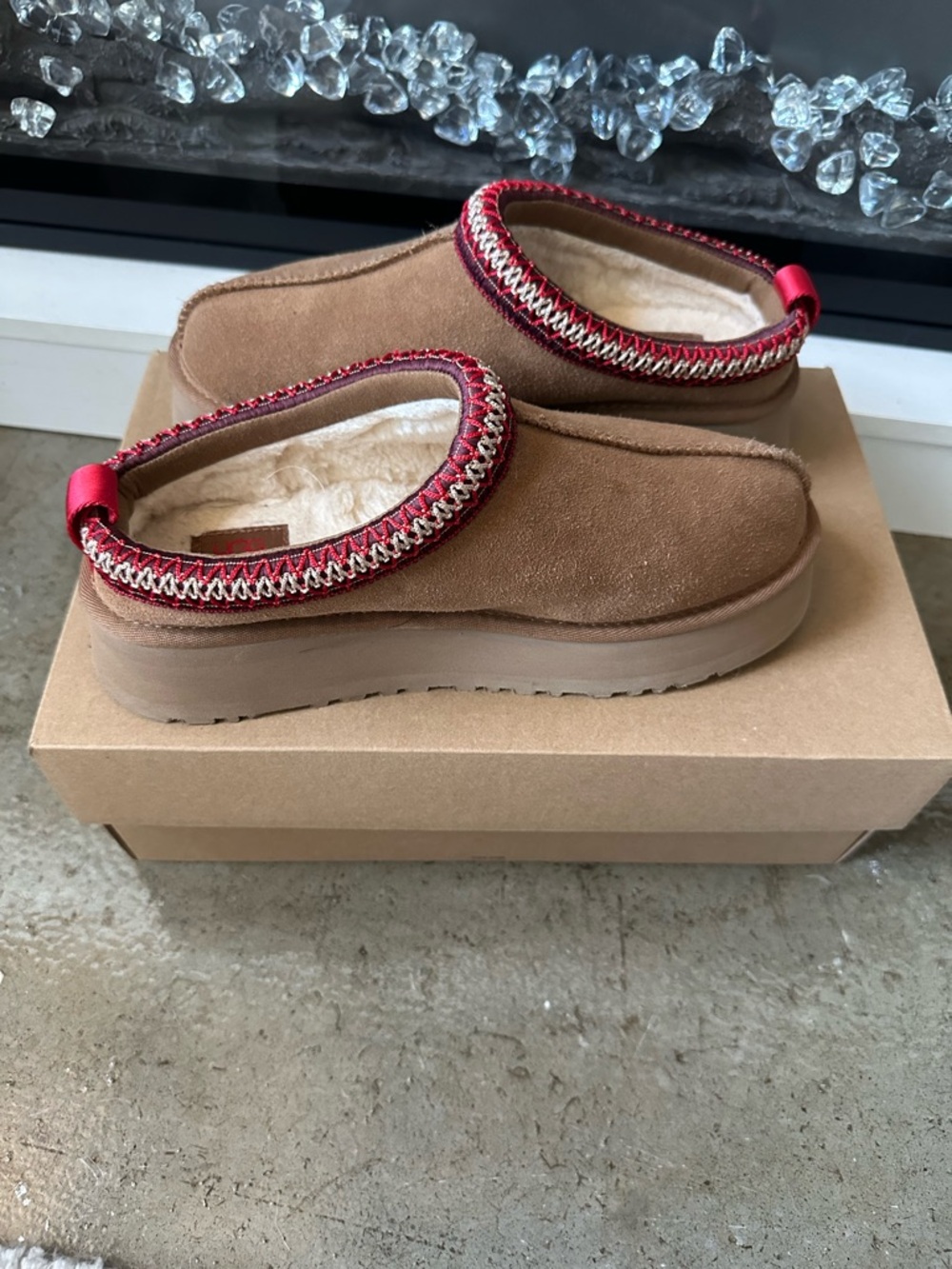 UGG Tan Tazz II - Picture 2 of 3